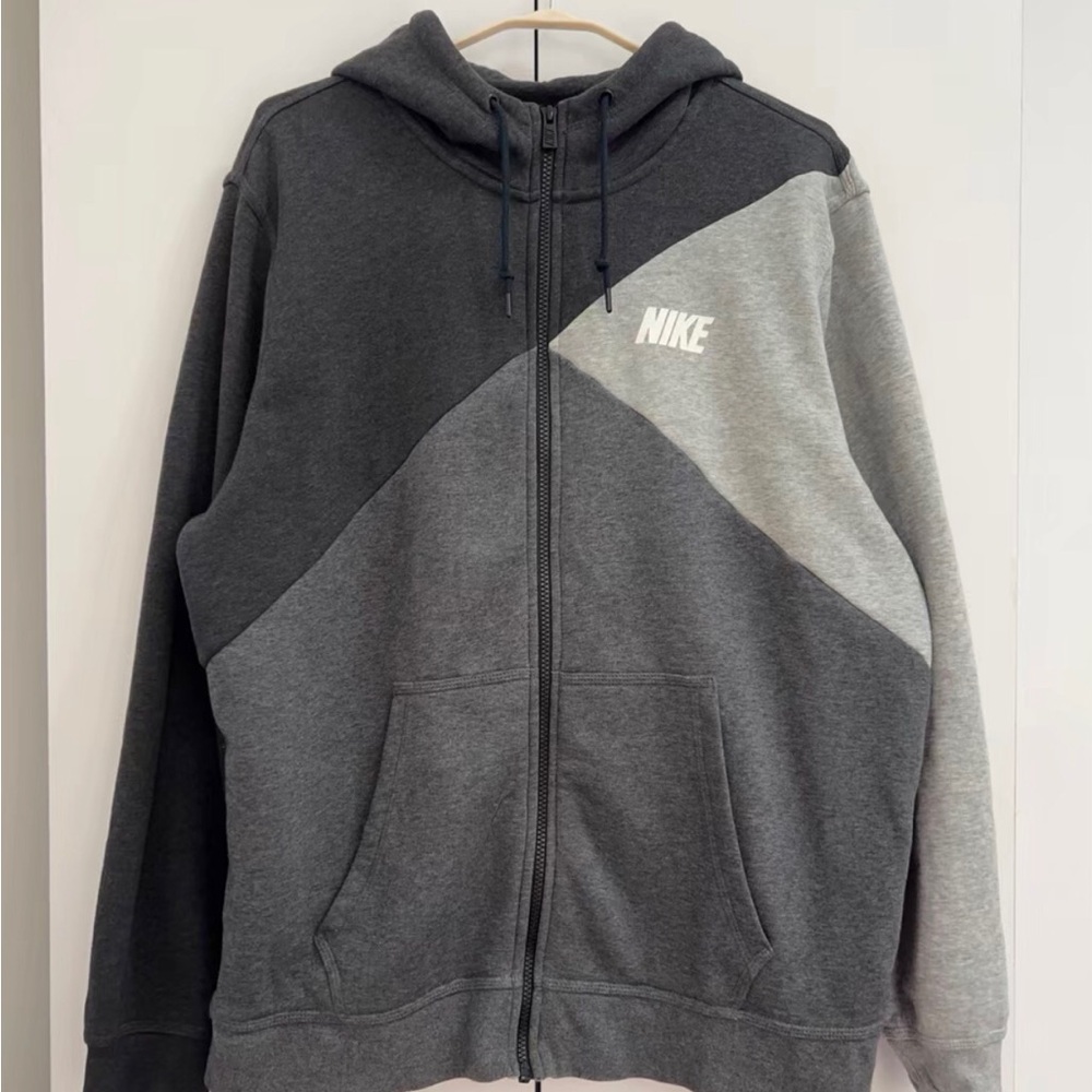 Nike Men's Two-Tone Gray Zip-Up Sweater